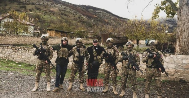 Azərbaycanın axtarışa verdiyi  təxribatçı bloger yenə Qarabağa gəldi- FOTOLAR