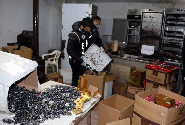 Polisdən qəfil basqın: İş başında tutuldular - Hissləri oyadan şokoladdan yeyib.../ FOTOLAR