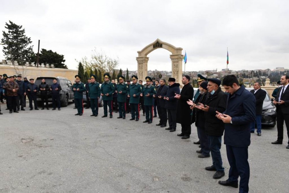 DSX rəisi şəhidlərin məzarlarınıziyarət etdi - FOTOLAR