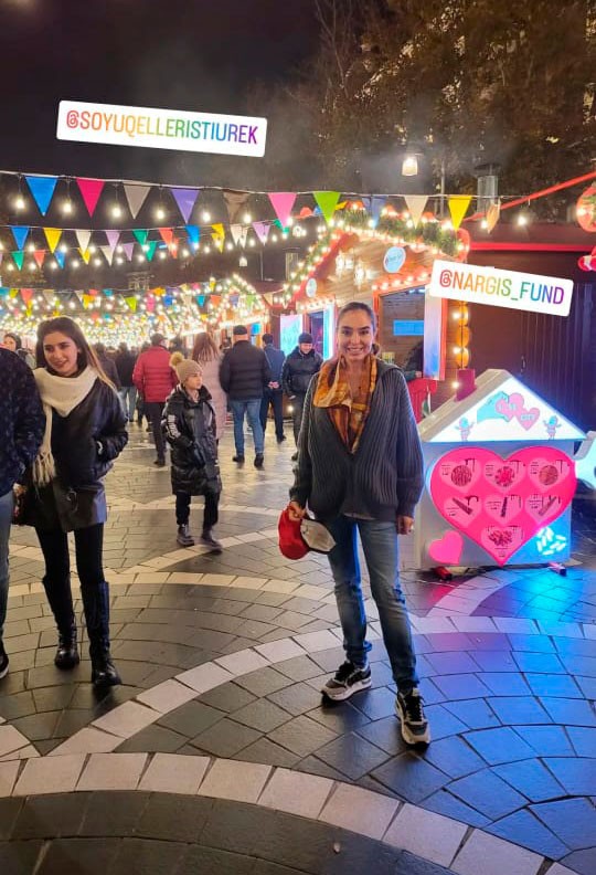 Leyla Əliyeva “Soyuq əllər, isti ürək” yarmarkasında— FOTOLAR