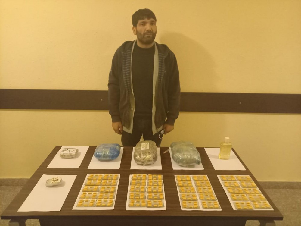 İrandan Azərbaycana narkotik keçirmək istəyən şəxs sərhədçilərə bıçaqla xəsarət yetirməyəcəhd etdi - FOTOLAR