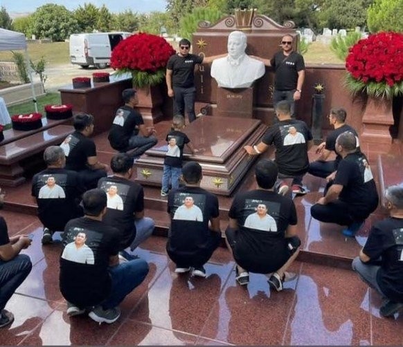 "Lotu Quli"nin məzarında çəkilən buFOTO görənləri şok etdi