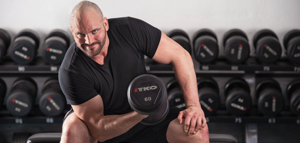 Hakimi bıçaqlayan güləşçi yarışlardankənarlaşdırıldı (FOTOLAR)