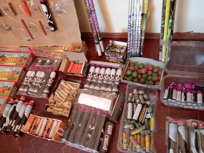 Həyətində pirotexniki vasitələr satan şəxsSAXLANILDI (FOTO)