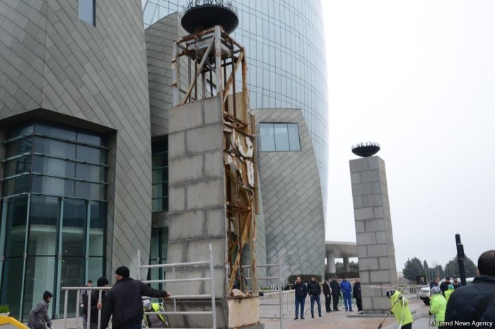 “Azəriqaz” "Alov qüllələri”nin qarşısında baş verən partlayışla bağlıMƏLUMAT YAYDI (FOTOLAR) - YENİLƏNİB