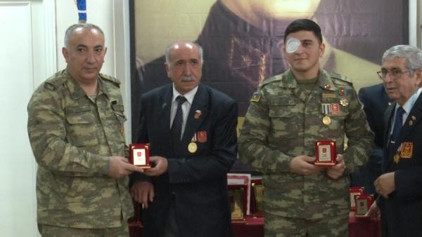 Azərbaycanlı Qazilərdən onlara hədiyyə göndərən "Hızır Çakırbeyli"yə sərt REAKSİYA:"Bizi İstanbulda tapsın" (FOTO+VİDEO)