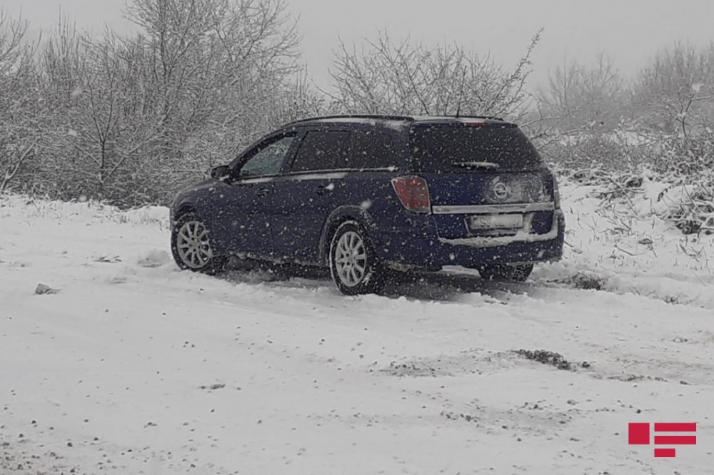 10-a yaxın avtomobil qəzaya düşdü - Xəsarət alanlar var- FOTOLAR