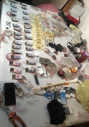 Polisdən ƏMƏLİYYAT:Narkotik satan şəxs saxlanıldı (FOTO)