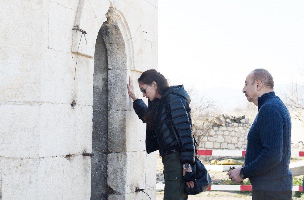 Dövlət başçısı və birinci xanım İmarət kompleksində- FOTOLAR