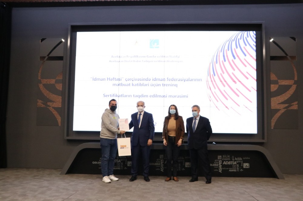 İdman federasiyalarının mətbuat katibləri üçün treninq keçirilib- FOTO