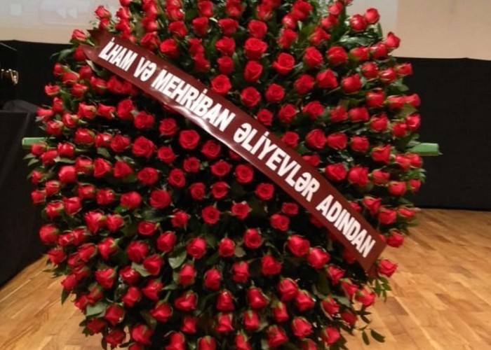 Prezident və xanımı Rüstəm İbrahimbəyovun vida mərasiminə əklil göndərdi- FOTO