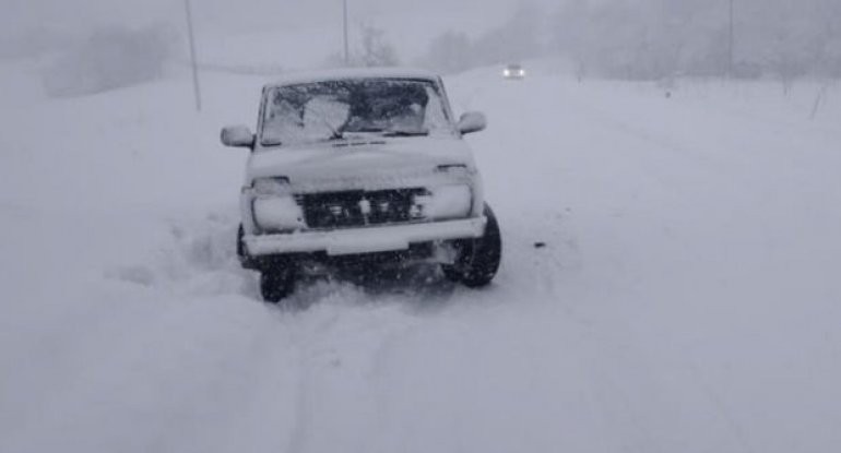 DYP-dən XƏBƏRDARLIQ- Yollar bağlanıb (FOTOLAR)