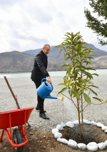 Prezident Suqovuşanda turizm kompleksinin təməlini qoydu -FOTOLAR