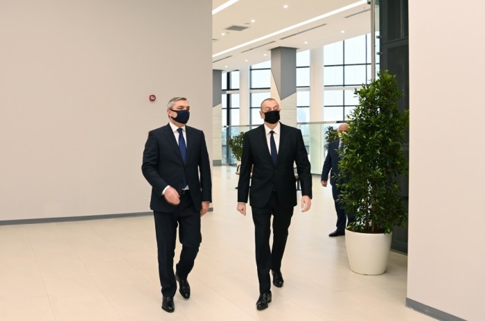 Samir Nuriyev Prezidentə Mərkəzdə yaradılan şərait barədə məlumat verdi -FOTOLAR