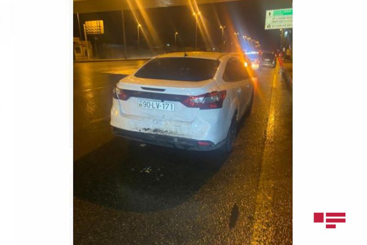 SON DƏQİQƏ! Bakıda yük avtomobiliqəza törədib - FOTO