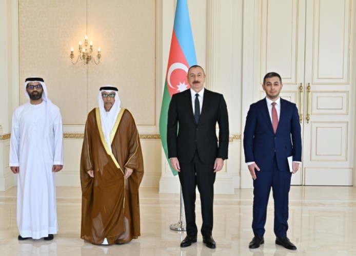 İlham Əliyev yeni səfirlərin etimadnamələrini qəbul etdi- FOTOLAR (YENİLƏNİB)