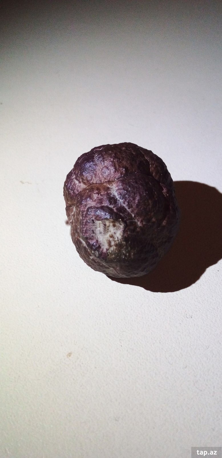 Azərbaycanda meteorit parçası satılır- FOTO