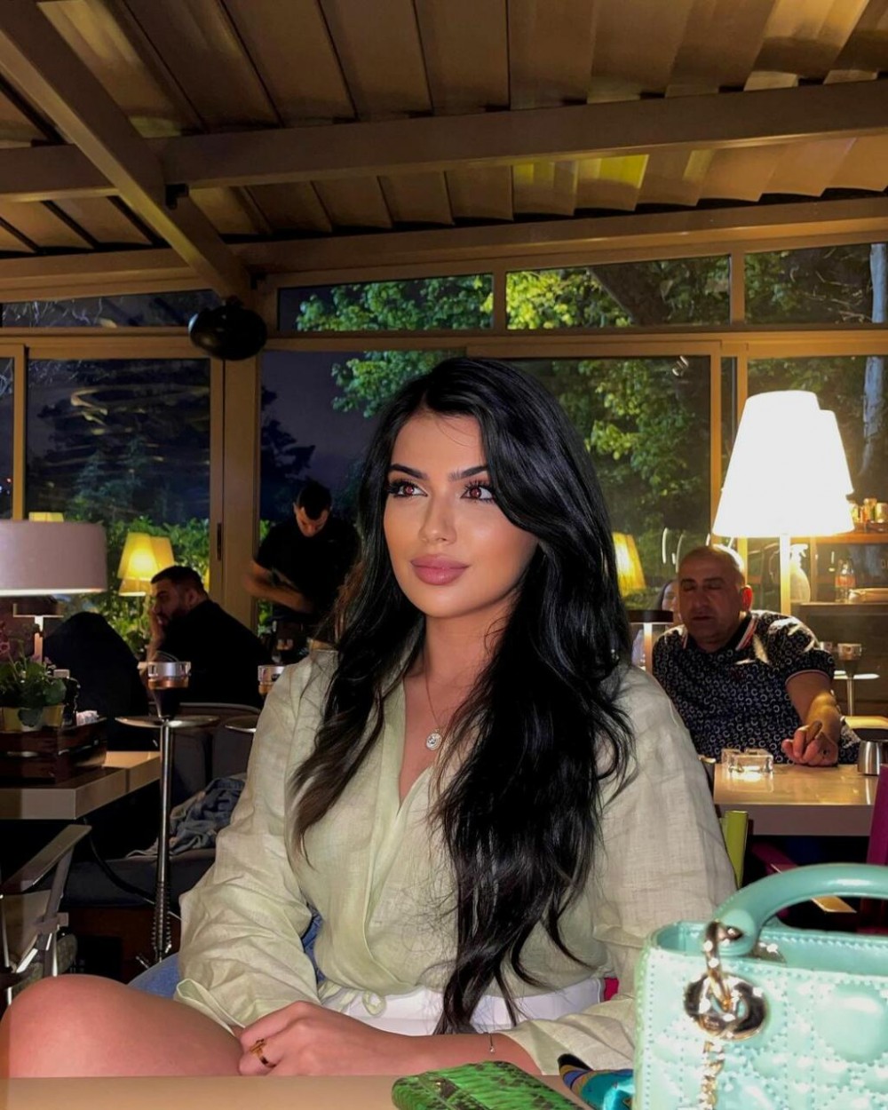 Azərbaycanlı məşhurun qızı gözəlliyi ilə məst edir- FOTO