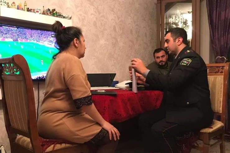 Bakıda jurnalistə yazdığı məhkəmə işinə görə hücum edildi  -Boğazına bıçaq dirəyib... -YENİLƏNİB