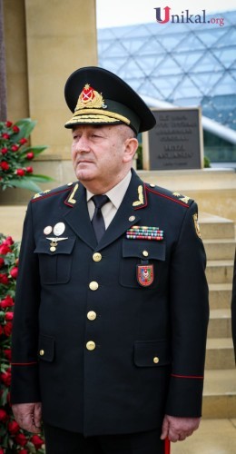 Generallar Həzi Aslanovun abidəsi önündə- FOTOLAR