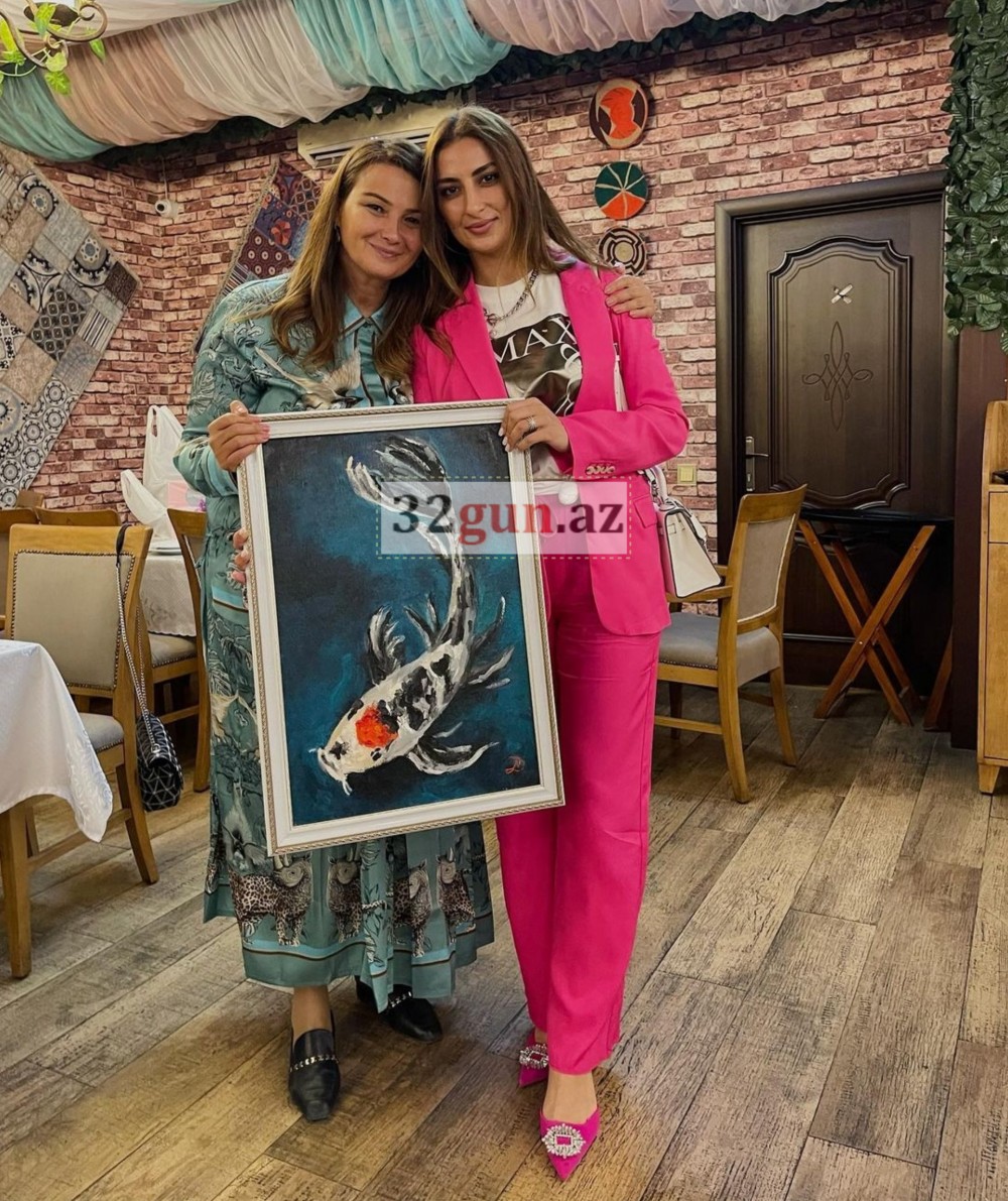 Xəstələrinin dodaqlarını cürüdən kosmetoloq yenidən fəaliyyətə başladı -Onu Qənirə Paşayeva ilə nə bağlayır? (FOTO)