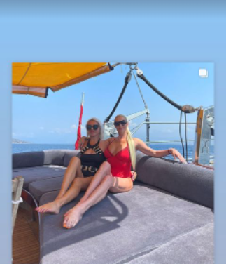 Məşhur rus qadınla eşq yaşayan azərbaycanlı "taksi sürücüsü"nün FOTOları- Yaxtada səmimi görüntüləri