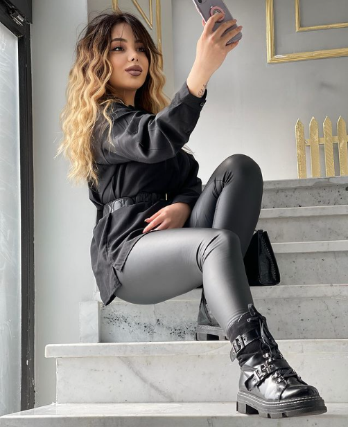 Xalq artistinin 24 yaşlı nəvəsi gözəlliyi ilə DİQQƏT MƏRKƏZİNDƏ- FOTOLAR