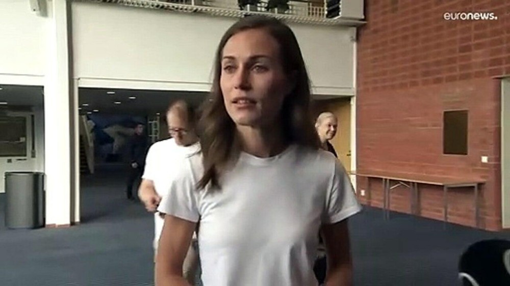 Baş nazirin iqamətgahında eşq macərası- İki qadın soyunub…