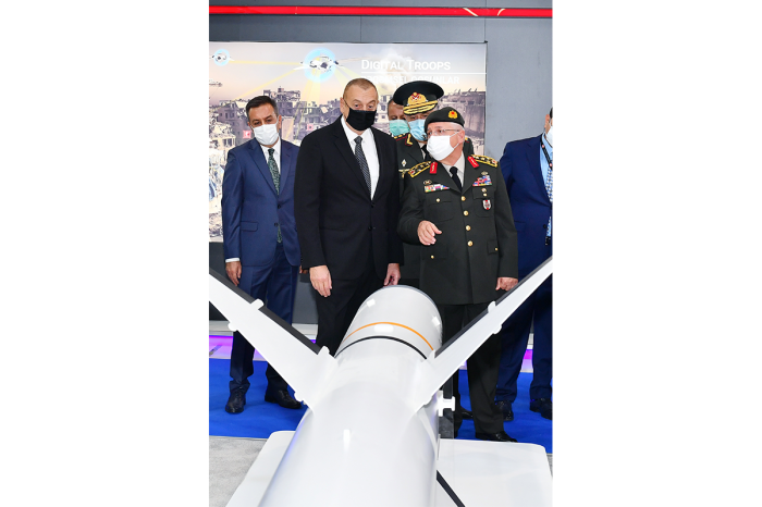 Prezident beynəlxalq sərgilərlə tanış oldu- YENİLƏNİB (FOTOLAR)