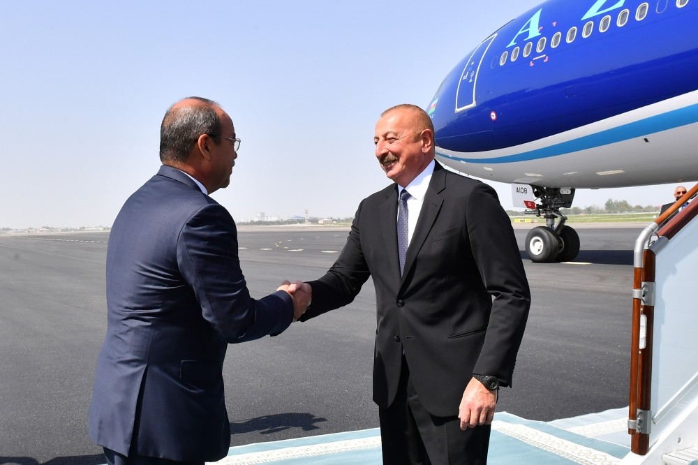 Prezident Özbəkistana getdi- FOTOLAR