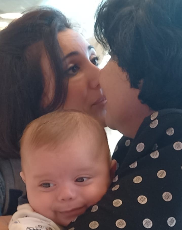 Flora Kərimova ilk dəfə nəvəsini gördü- FOTO