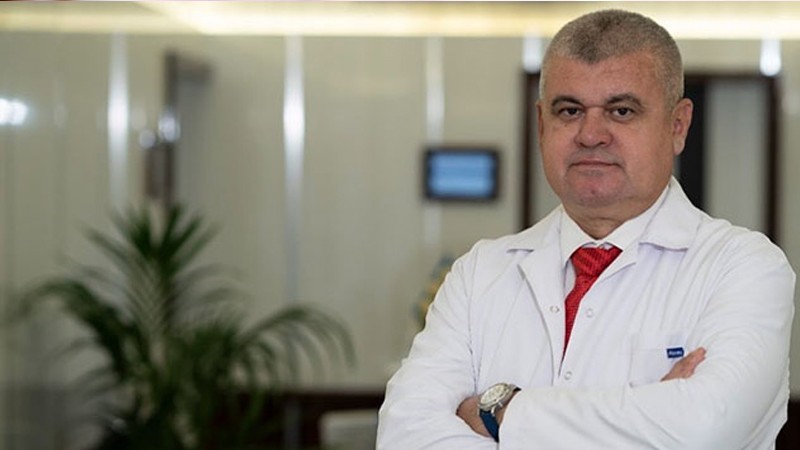 Bakıda sürücüsü tanınmış həkimi soydu- 11 min manat (FOTO)