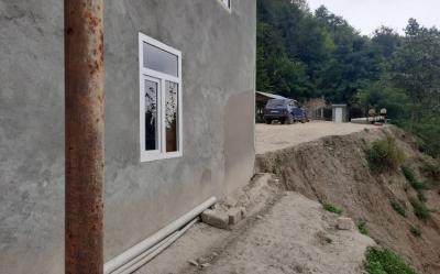 Astarada torpaq sürüşməsi oldu- FOTO