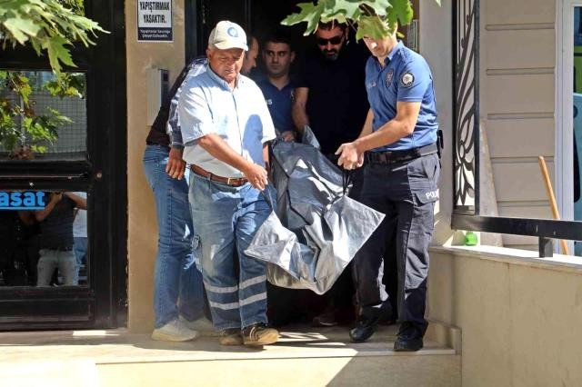 17 yaşlı məktəbli qız müəlliminin evindəöldü tapıldı (VİDEO)