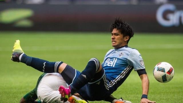 Dünya futbolu yas içində- 32 yaşlı futbolçu öldü (FOTO)