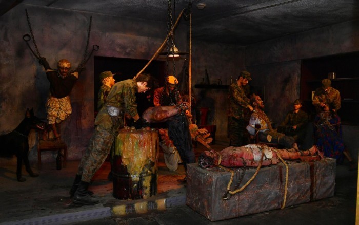 Prezident Əlcəzairdə Şəhidlər abidəsini və Milli Mücahidlər Muzeyiniziyarət edib