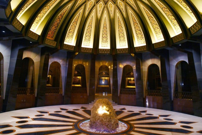 Prezident Əlcəzairdə Şəhidlər abidəsini və Milli Mücahidlər Muzeyiniziyarət edib