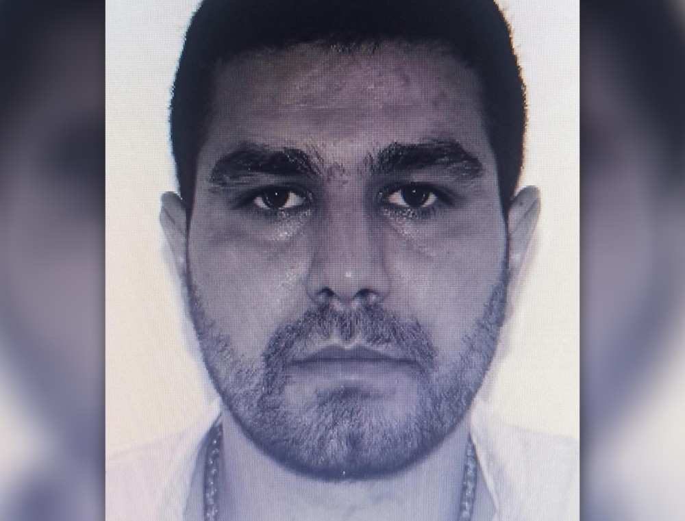 Polisin axtardığı şəxs aeroportda tutuldu- FOTO