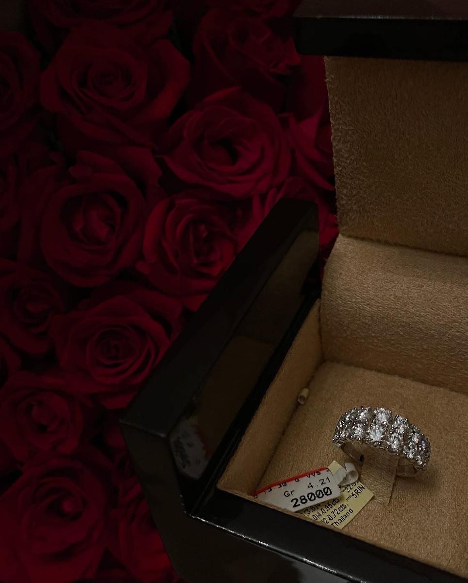 Cavanşir Məmmədovun nəvəsi 28 minlik üzüyünü paylaşdı- FOTO