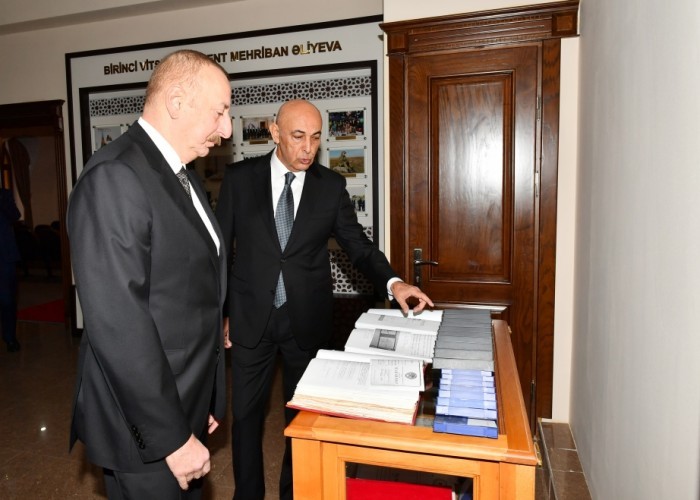 İlham Əliyev Qərbi Azərbaycan İcmasının binasında -FOTOLAR (YENİLƏNİB)