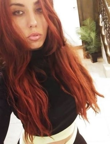 Məşhur aktrisa xaricdə polis olan qızının fotosunu paylaşdı- Foto