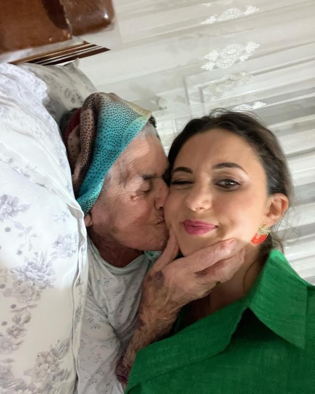 Məşhur müğənninin xalası dağıntılar altında qalaraqdünyasını dəyişdi