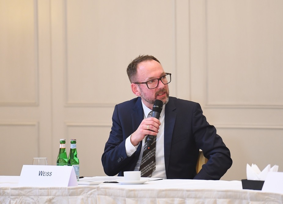 İlham Əliyev Berlində iş adamları ilə görüşdü -FOTOLAR (YENİLƏNİB)