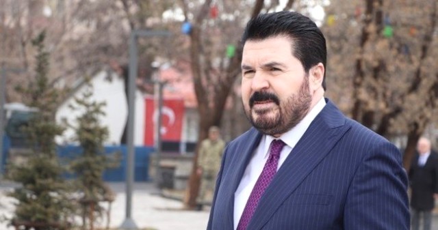 Bələdiyyə sədri istefa verdi- Millət vəkili olmaq istəyir