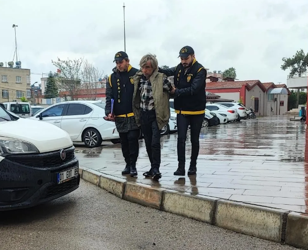 Avtobus dayancağında siqaret çəkən şəxsÖLDÜRÜLDÜ