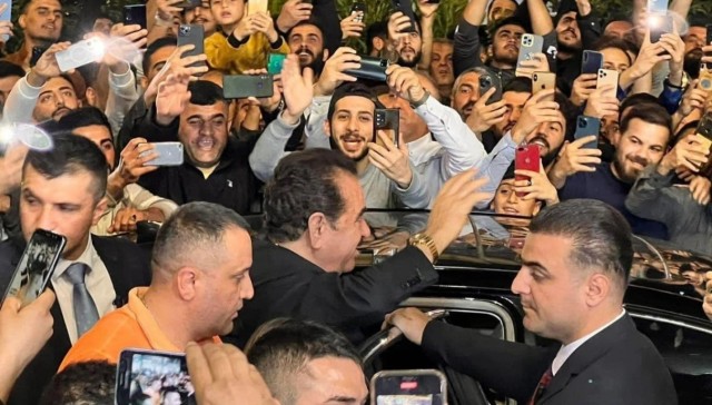 Tatlısəsin gəlişi izdihama səbəb oldu- Polis gözyaşardıcı qazdan istifadə etdi