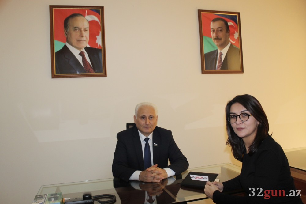 "Mən heç məmur "kreslo"da özümü məmur kimi hiss etmirəm"- Hikmət Babaoğlu