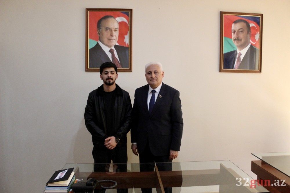 "Mən heç məmur "kreslo"da özümü məmur kimi hiss etmirəm"- Hikmət Babaoğlu