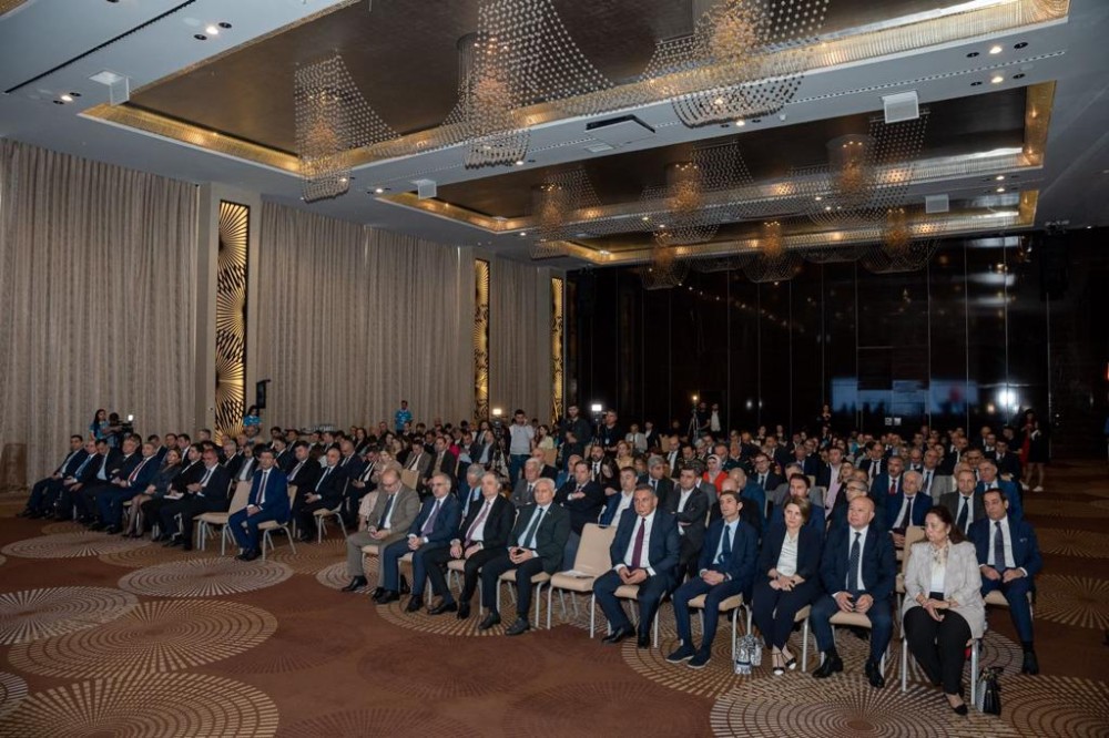 "Ümummilli Lider Heydər Əliyevin media siyasəti və müasir Azərbaycan mediası" mövzusunda konfrans keçirildi