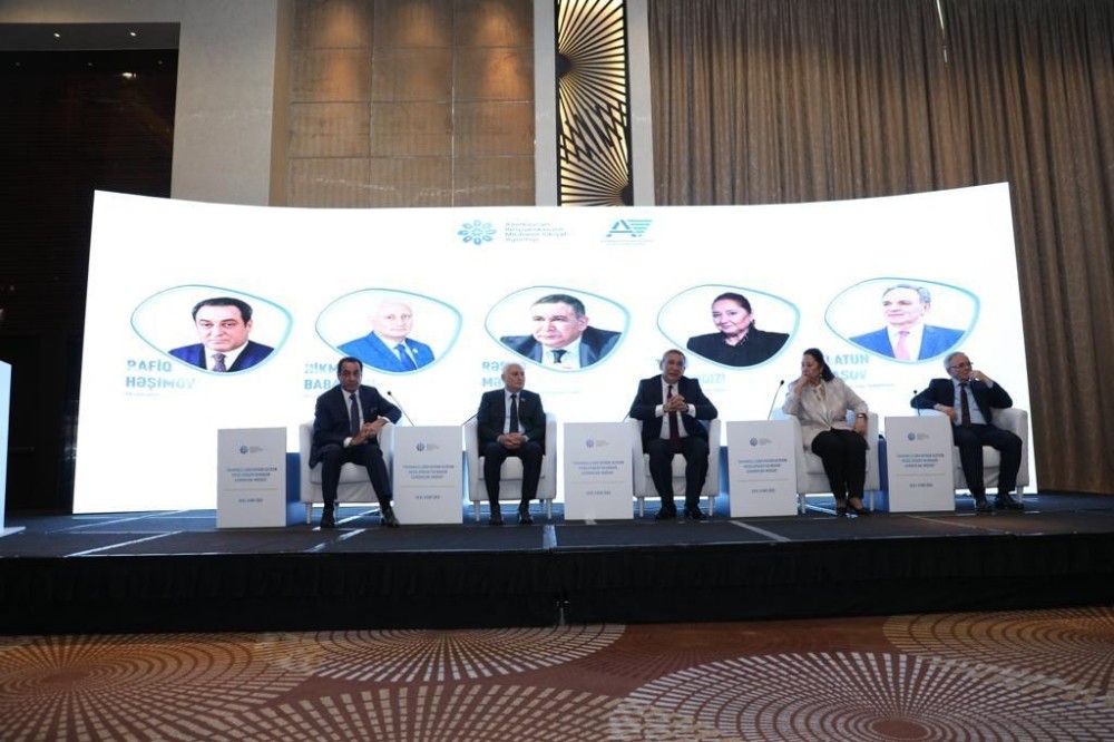 "Ümummilli Lider Heydər Əliyevin media siyasəti və müasir Azərbaycan mediası" mövzusunda konfrans keçirildi
